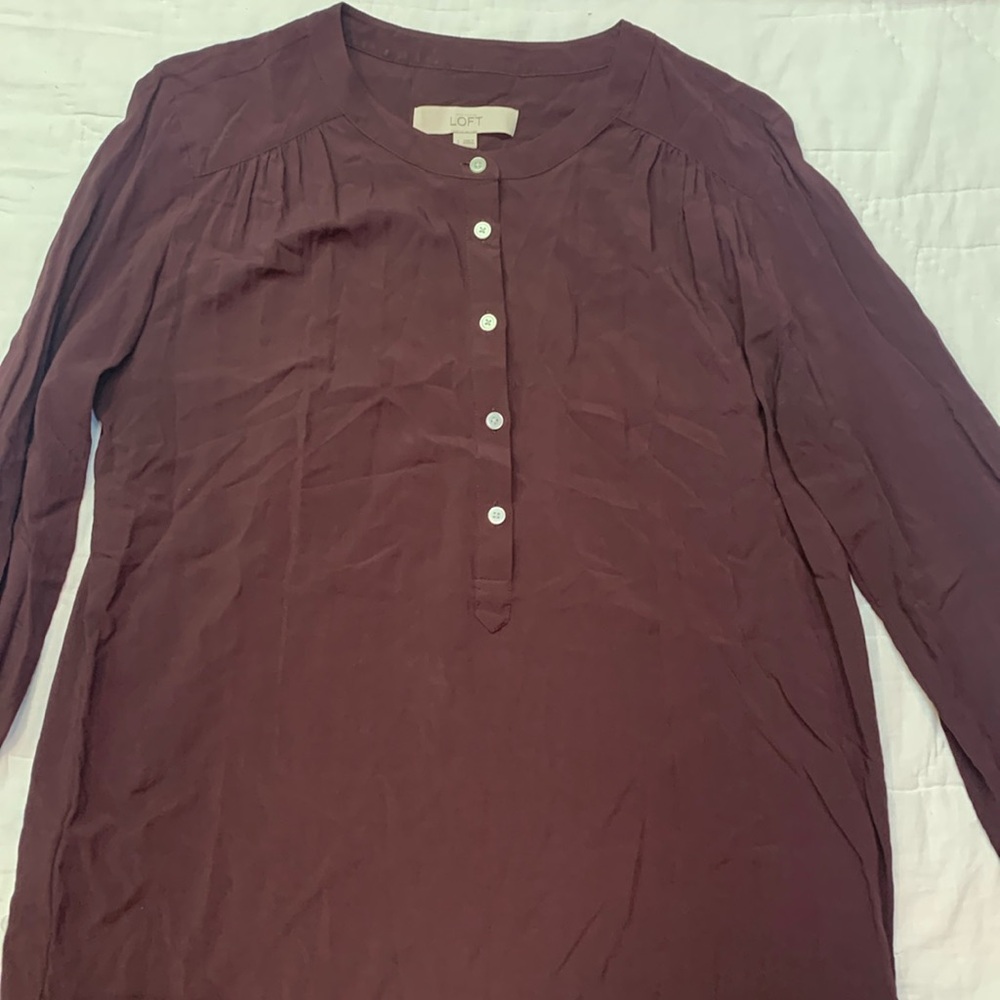 LOFT Maroon Burgundy Silk-Like Long Sleeve Henley Blouse Professional Top Small‎